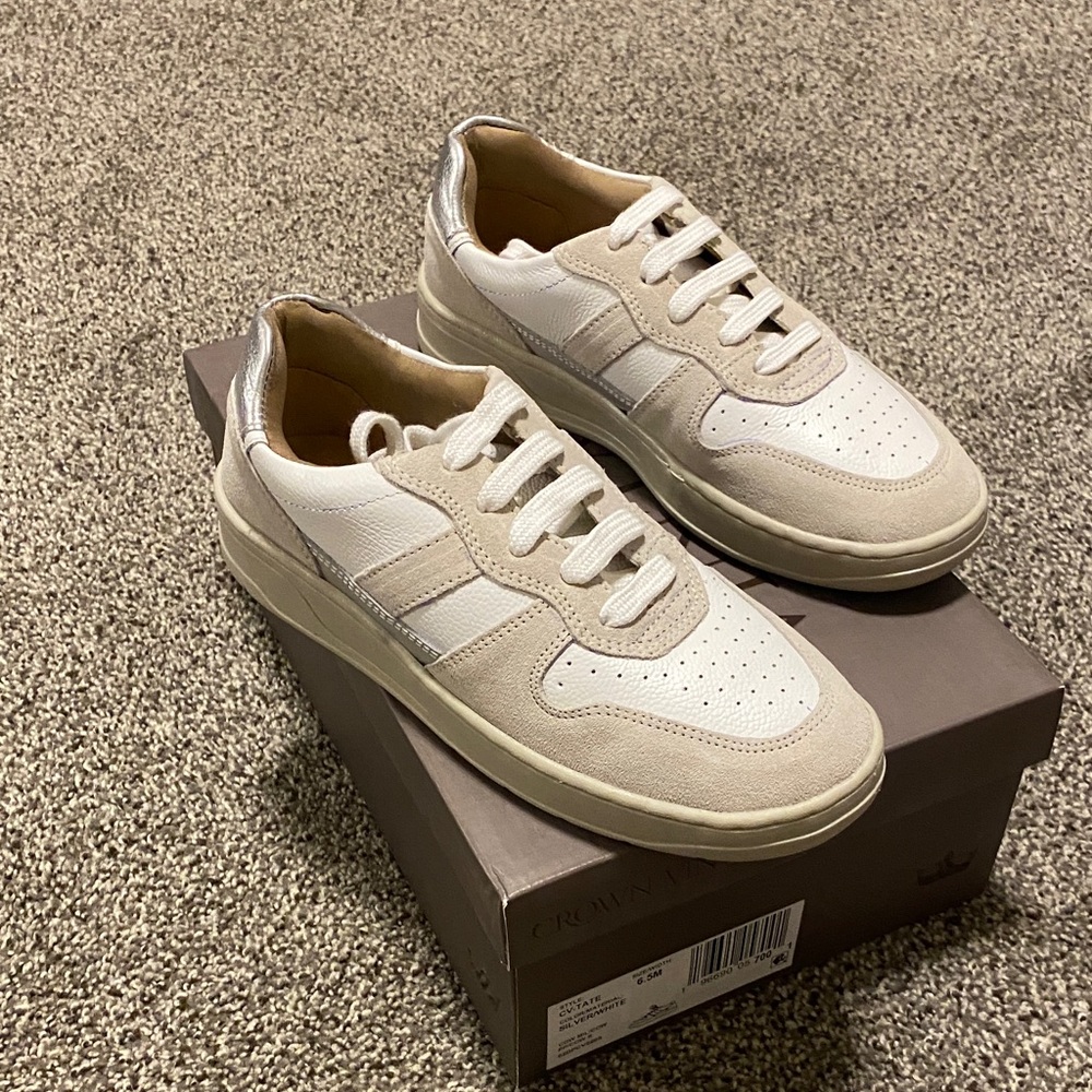 Women’s Crown Vintage White and Silver Athletic Shoes Size 6.5